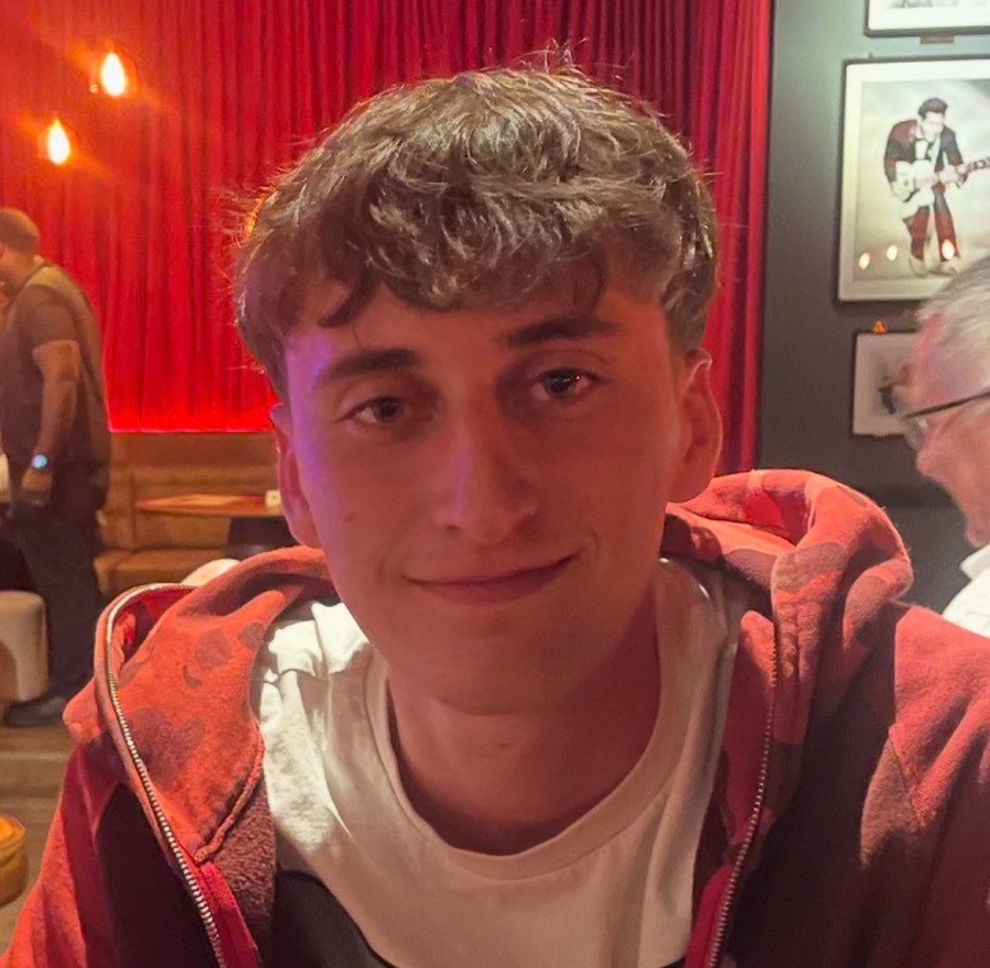 Harry Bentley has a dream of working for his beloved Nottingham Forest - he graduated with a first and has just come back from America