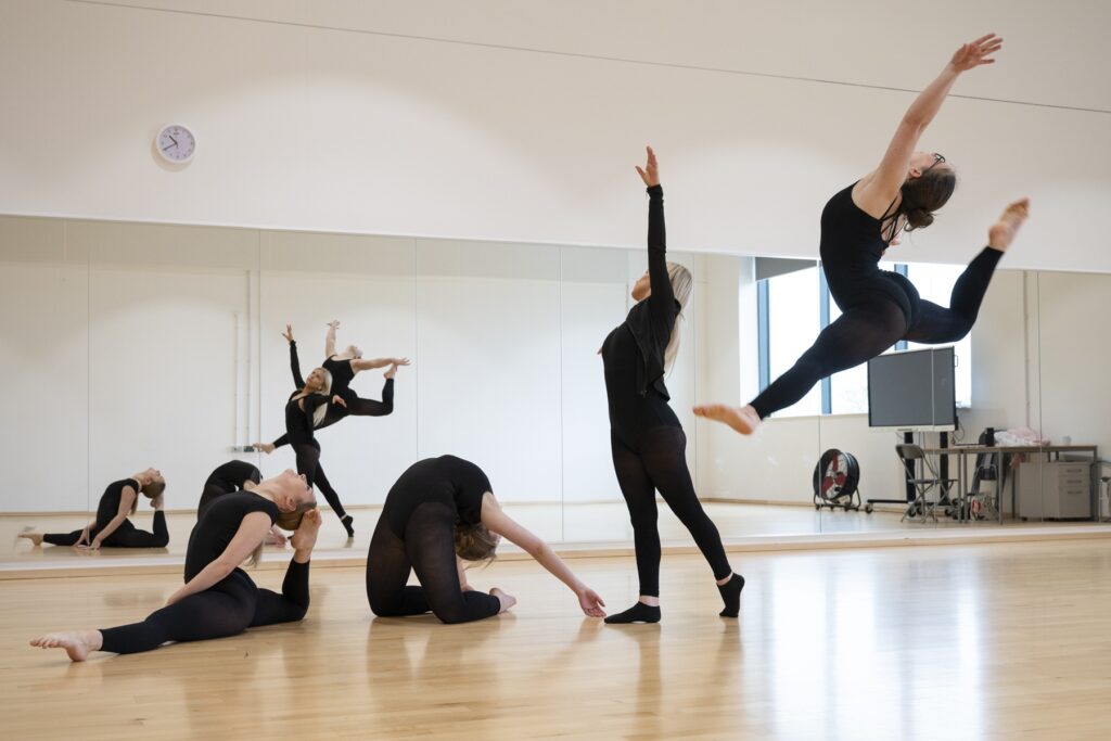 Advice and Guidance 11 Dancers